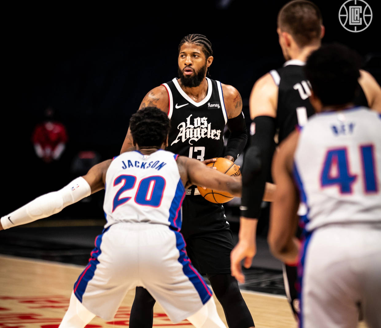 记者：杨皓宇随申花队出征亚冠广岛客场，李可因伤没有随队（记者：申花亚冠客战广岛，杨皓宇随队出征，李可伤停未随行）