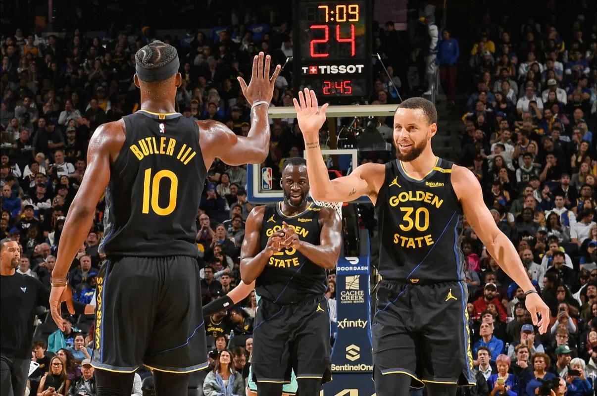 自2020年以来拜仁从英超引进7名球员，此前只引进过4名球员（拜仁自2020年起已从英超签下7将，此前总计仅4将）