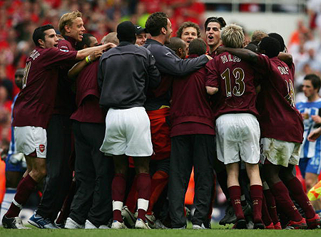 意媒：尤文很看重预备队的埃利莫加莱，明夏或进入一线队集训（意媒：尤文看好预备队小将埃利莫加莱，明夏有望随一队集训）