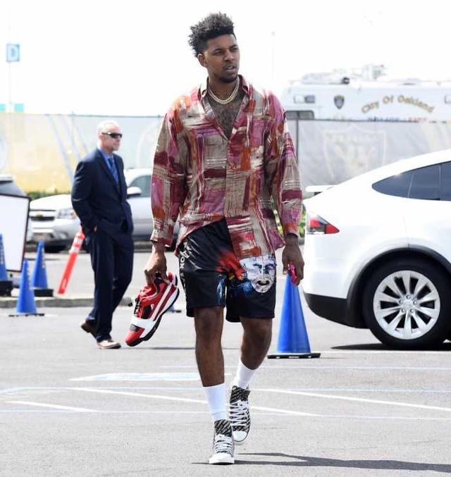 中超最佳进球候选（禁区内）：倒钩凌空脚后跟，谁是你心中的最佳进球？（中超禁区内最佳进球评选：倒钩、凌空、脚后跟，你选谁？）