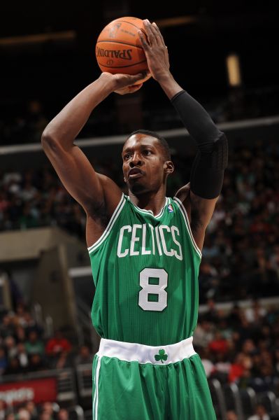 英超最新积分战报 水晶宫超切尔西冲进前4（英超最新积分榜：水晶宫反超切尔西挤进前四）