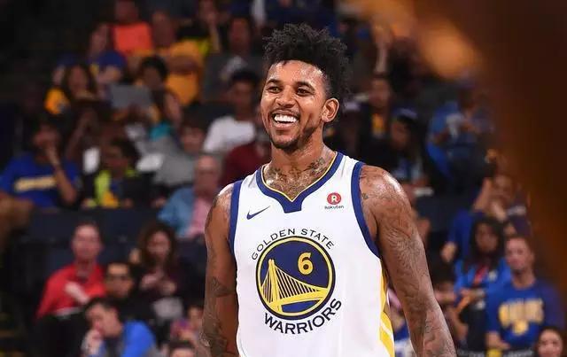 恭喜！卡里乌斯妻子确认怀孕，两人即将迎来第二个孩子（卡里乌斯妻子官宣怀孕，两人将迎来第二个宝宝）