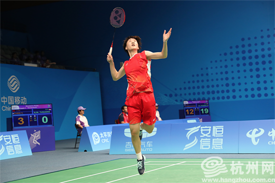 当下显得更 当下显得更